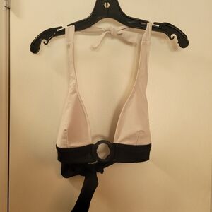 Newport News Black and Cream Bathingsuit Top